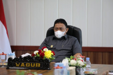 Wagub Edy Pratowo Hadiri...