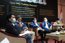 IEF: Bayar Pajak Bentuk...