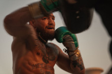 Michael Chandler Diajak...