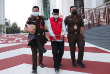 Tersangka Korupsi Kredit...