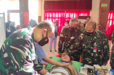 Puluhan Anak Ikut Khitanan...