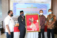 Bupati Kebumen Pelajari...