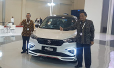 Cuma Satu Pilihan Warna,...