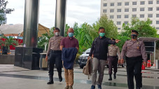 Pejabat Pajak Tiba di...