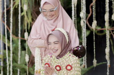 Tulisan Ria Ricis untuk...