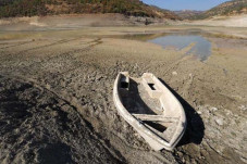 Waduk Al-Duwaysat di...