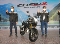 Honda CB150X Meluncur...