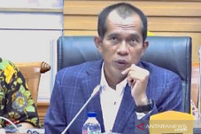 DPR ke KPI: Jangan Buru-buru...