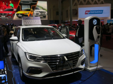 Ini Dia Mobil Listrik...