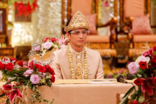 Duka Teuku Ryan, Suami...