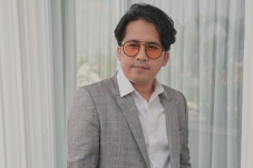 Sama-Sama Hadiri Pesta...
