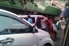 Palak TKW, 2 Juru Parkir...