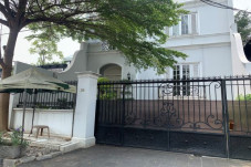 Harga Rumah Mewah di...