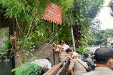 Ditelepon Pejabat Setneg,...
