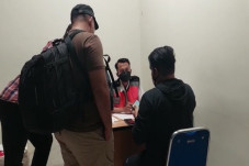 Tiba di Bandara YIA,...