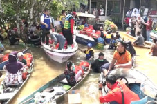 Direndam Banjir Sintang...
