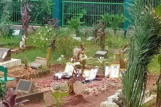 Makam Vanessa Angel-Bibi...