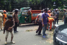 Tabrak Betor PPSU, Pengendara...