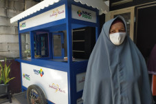 MNC Peduli Serahkan...