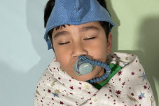 Berakting Jadi Bayi,...