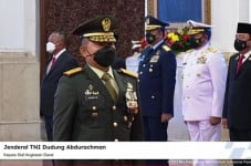Resmi Jabat KSAD, Pangkat...