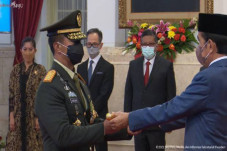 Perkuat Sinergi TNI-Polri,...