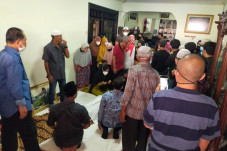 Jenazah Max Sopacua...