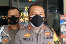 Buru Pembuang Bayi,...