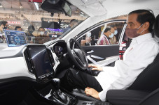 Kunjungi Booth Wuling,...
