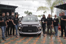 Kalla Toyota Luncurkan...