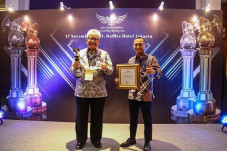 bank bjb Raih Predikat...