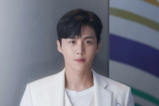 Kim Seon Ho Comeback...