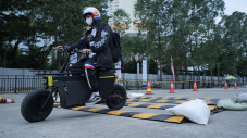 Tidak Hanya Mobil, Pengunjung...