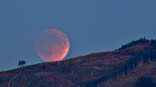 Gerhana Bulan Terlama...