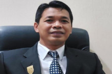 Perjuangkan Hak Buruh,...