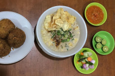Berkunjung ke Jakarta,...
