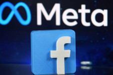 Facebook Minta LAPD...