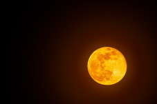 Bulan Terbelah Dua Banyak...