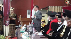 Di Wisuda IBS, Menteri...