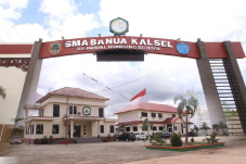 10 Sekolah Terbaik di...