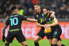 Hasil Inter Milan vs...