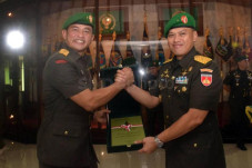 Jabat Danjen Kopassus,...