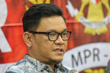 DPR Sebut ASN Golongan...