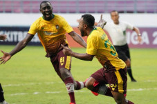 Hasil Liga 2 2021/2022:...