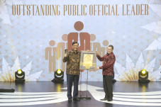 Luhut Pandjaitan Terima...