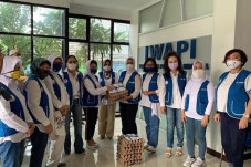 100 Perempuan Warga...