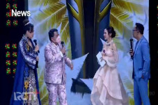 Hotman Paris Tawarkan...