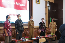 Pertumbuhan Ekonomi...