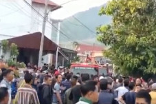 Terlambat Datang saat...