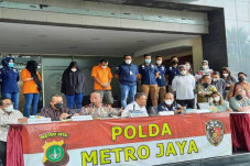 Bantah Jadi ART Ibunda...